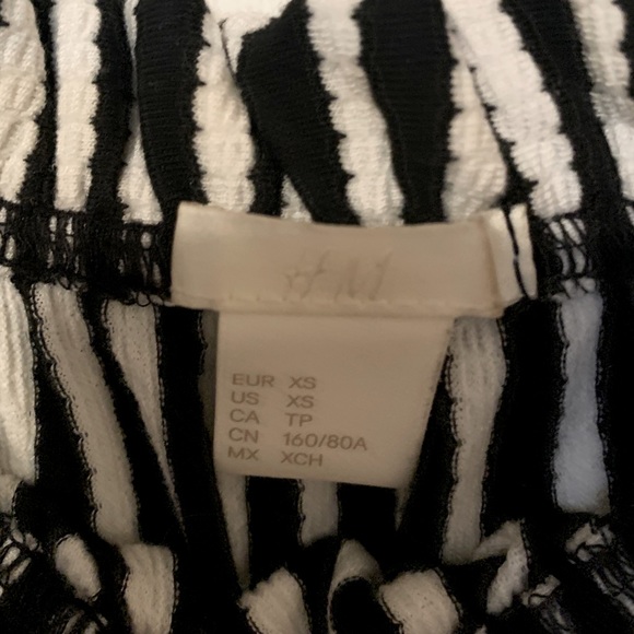 H&M Black and White Striped Off Shoulder Top - Picture 3 of 3